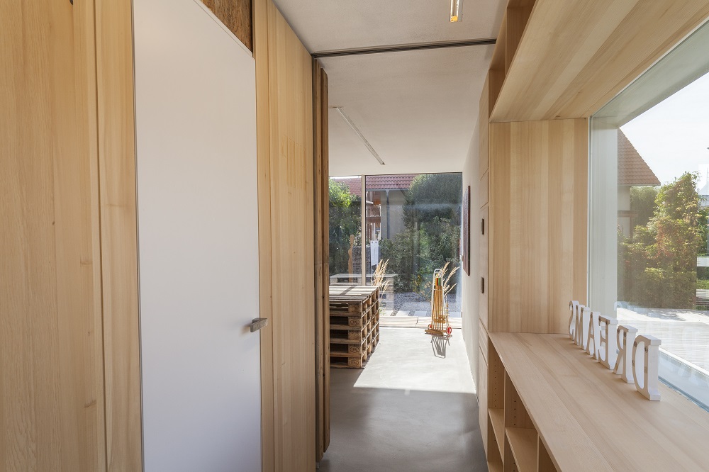 06 innen durchblick palettenhaus