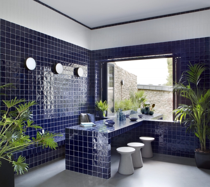 kingston lafferty design kuchyna modra interierovy dizajn stavebnictvo byvanie
