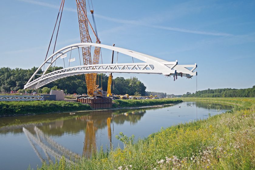 Výstavba lávky cez rieku Moravu 5 840x560