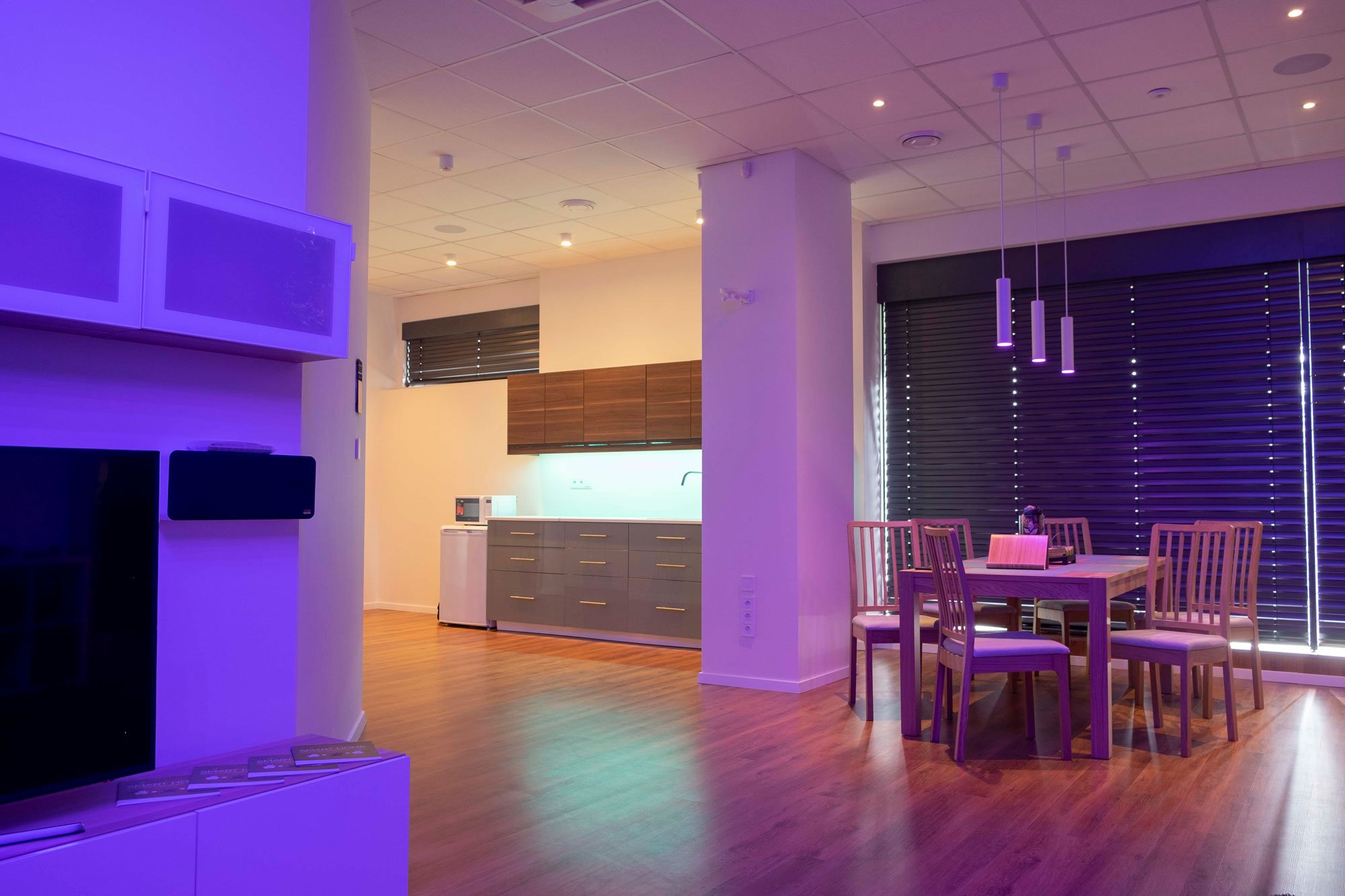 Hanna smart home loxone showroom obyvacka kuchyna osvetlenie Hanna smart home loxone showroom obyvacka kuchyna osvetlenie