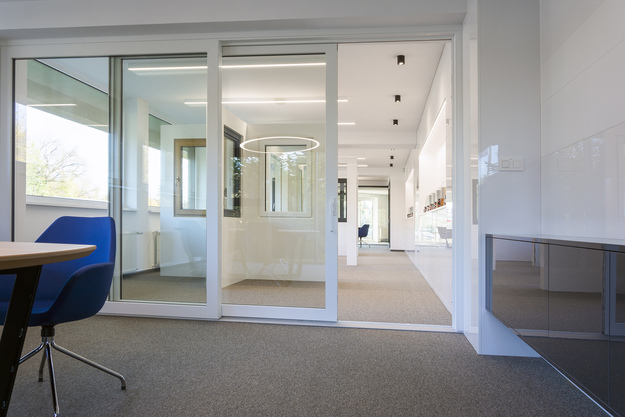 SLOVAKTUAL Showroom predajna okien dveri Pravenec