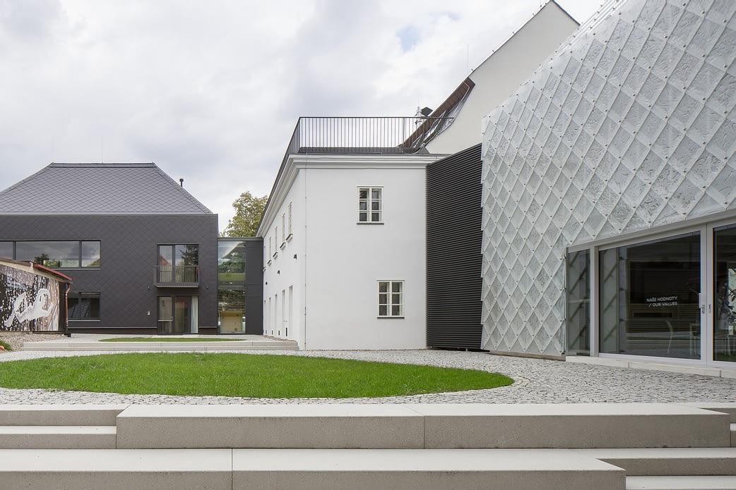 Lasvit cena za architekturu cierny dom Lasvit cena za architekturu cierny dom