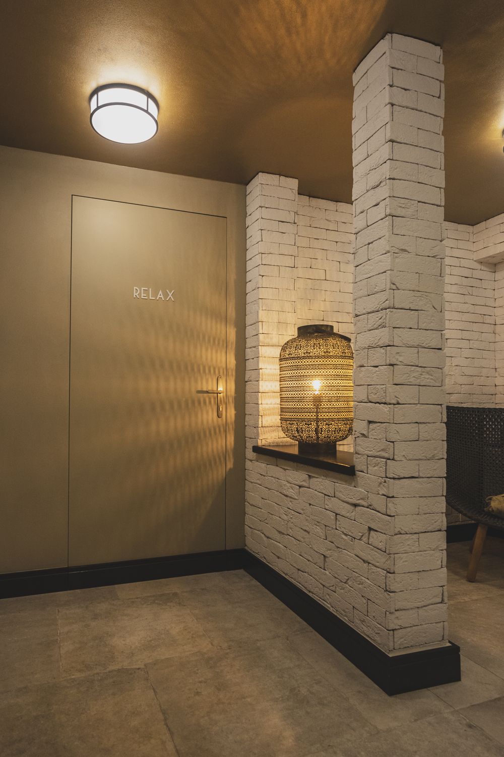 Design s přidanou hodnotou - protipožární dveře se skrytou zárubní DORSIS Fortius EI 30 hotel Republika