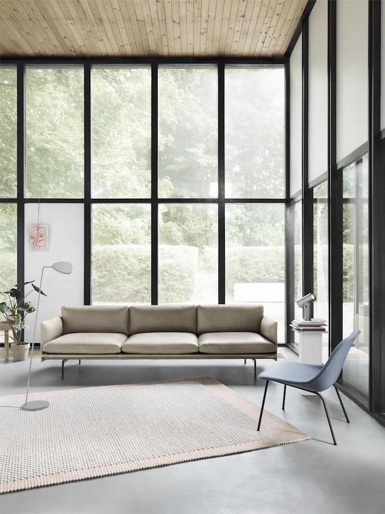 Značka Muuto prináša do dizajnu novú perspektívu Outline Sofa Lifestyle Image 150