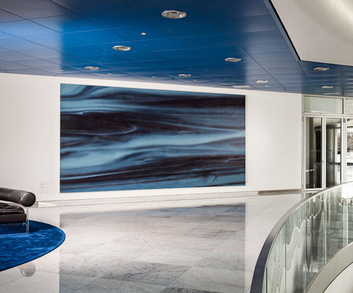 P90412937 highRes gerhard richter blau