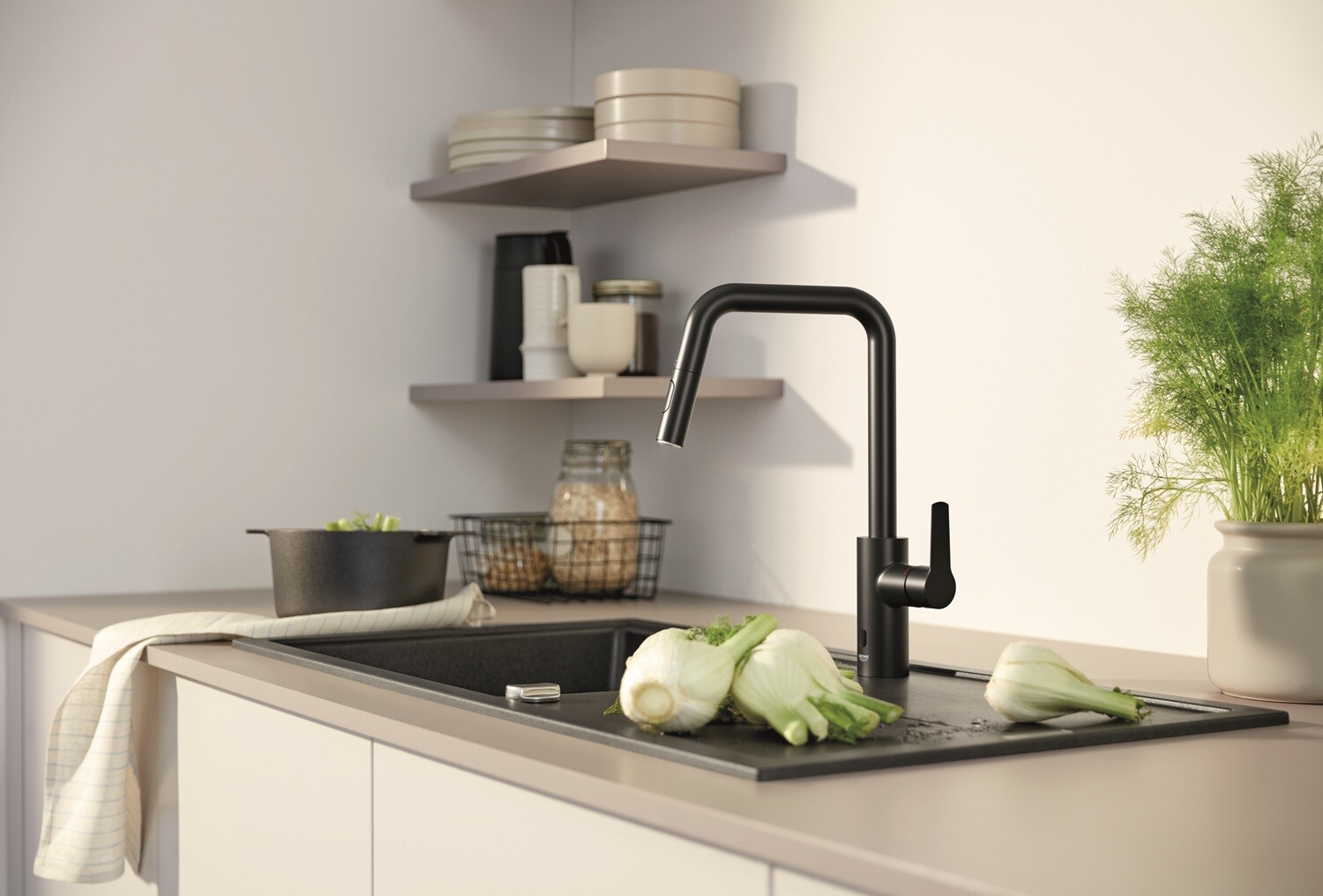 GROHE Eurosmart Hybrid Matte Black 2
