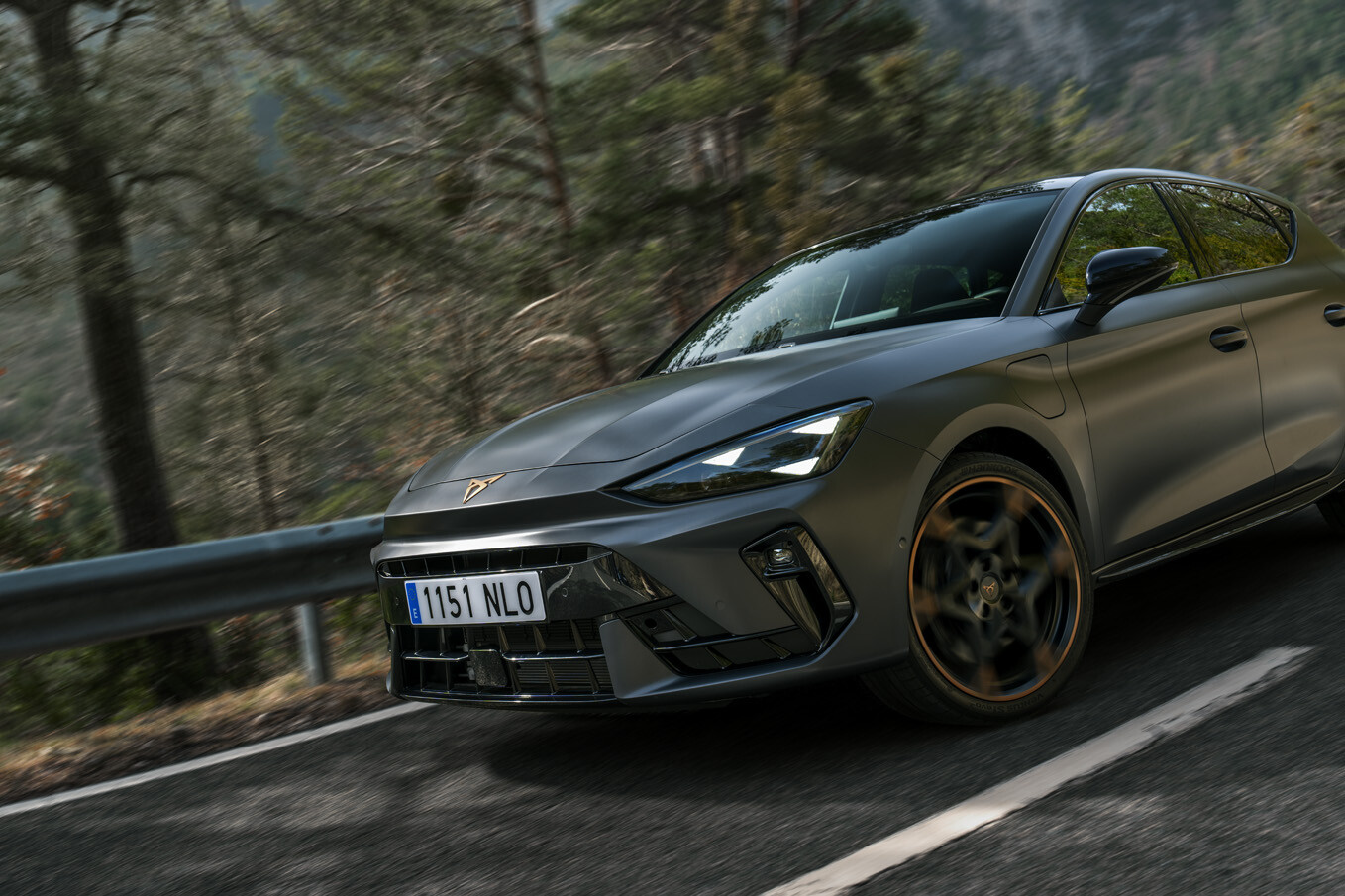 CUPRA LEON 5D e-HYBRID - Frontal