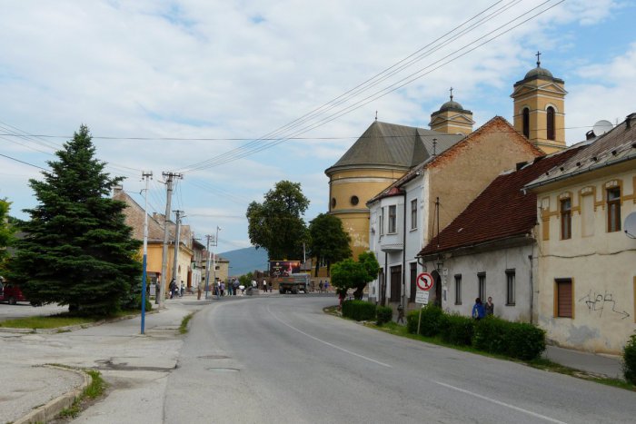 jelsava namestie