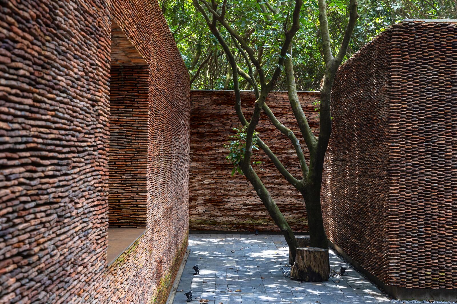 BRICKAWARDS26_Đạo_Mẫu_Temple_and_Museum_ARB_Architects_Photographer_Trieu_Chien_001.jpeg