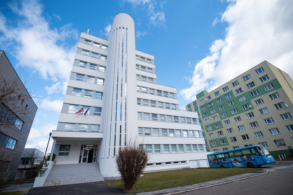 stredna odborna skola trencin rekonstrukcia exterier