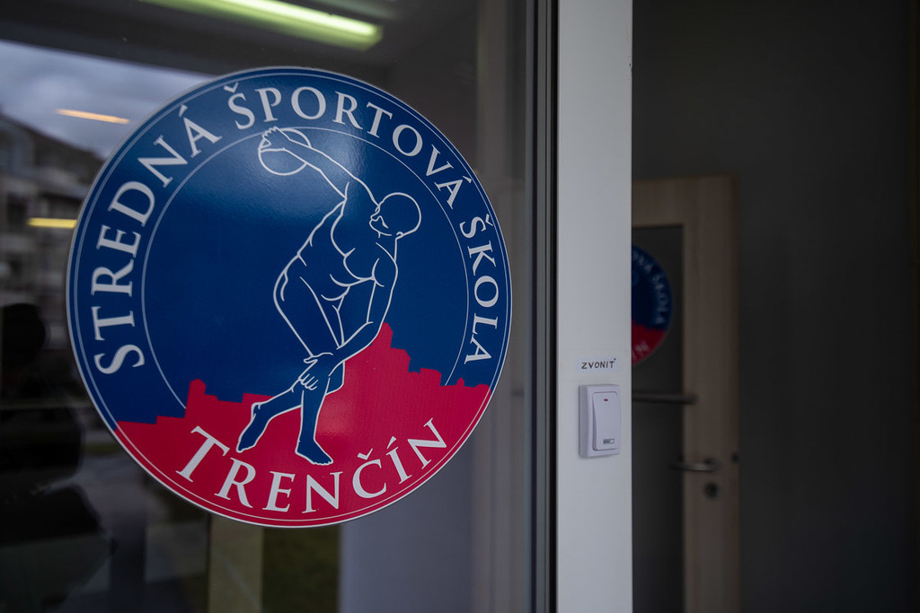 stredna odborna skola trencin rekonstrukcia logo