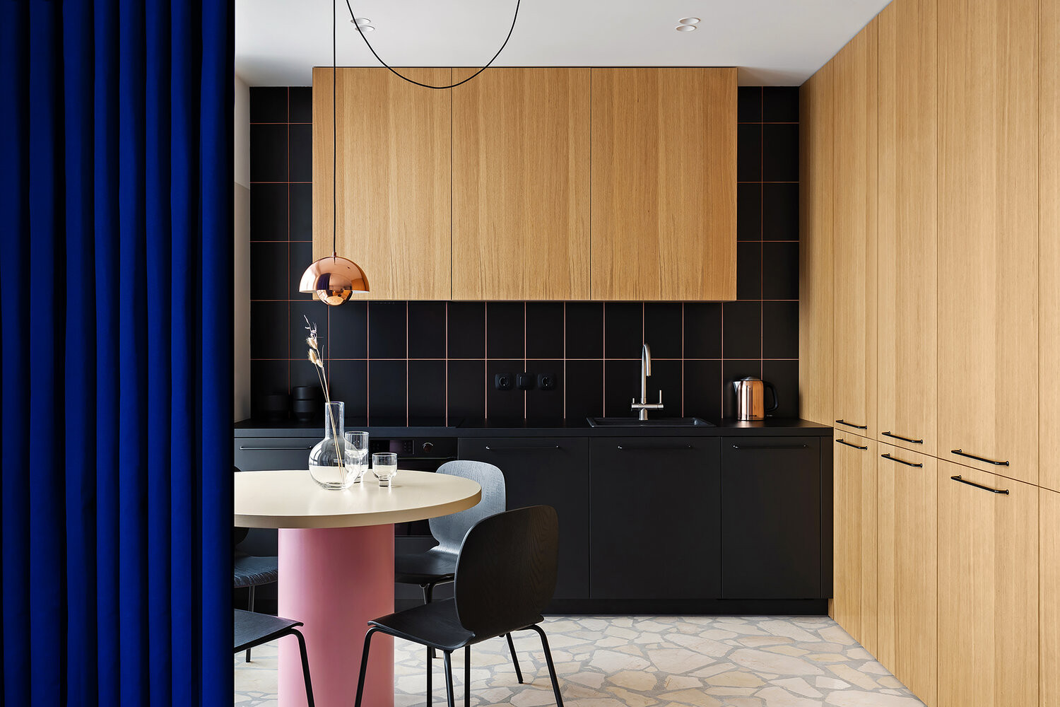 apartman kyjev zavesy kuchyna