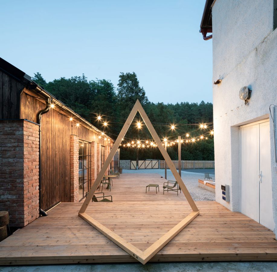 Nas Mlyn photo by alex shoots buildings exterior