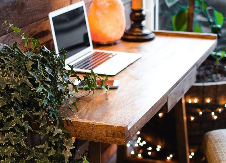 homeoffice v zahrade, miesto na pracu, miesto na homeoffice homeoffice v zahrade, miesto na pracu, miesto na homeoffice