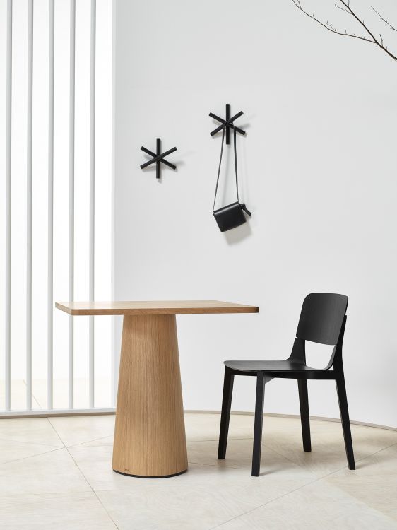 P.O.V. table 460 Leaf chair P.O.V. table 460 Leaf chair