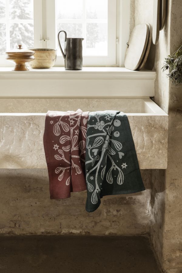 Vianoce fermLIVING XMAS22 MistletoeTeaTowels Vianoce fermLIVING XMAS22 MistletoeTeaTowels
