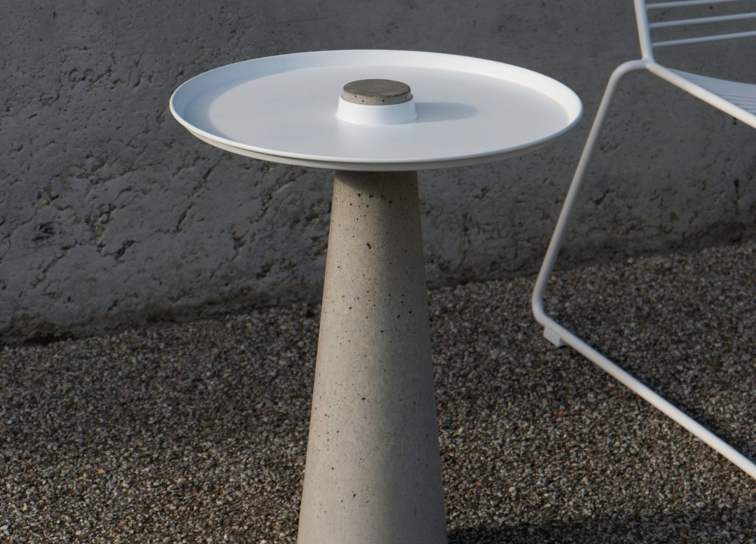 Move table by Joel Hoff stol dizajn Move table by Joel Hoff stol dizajn