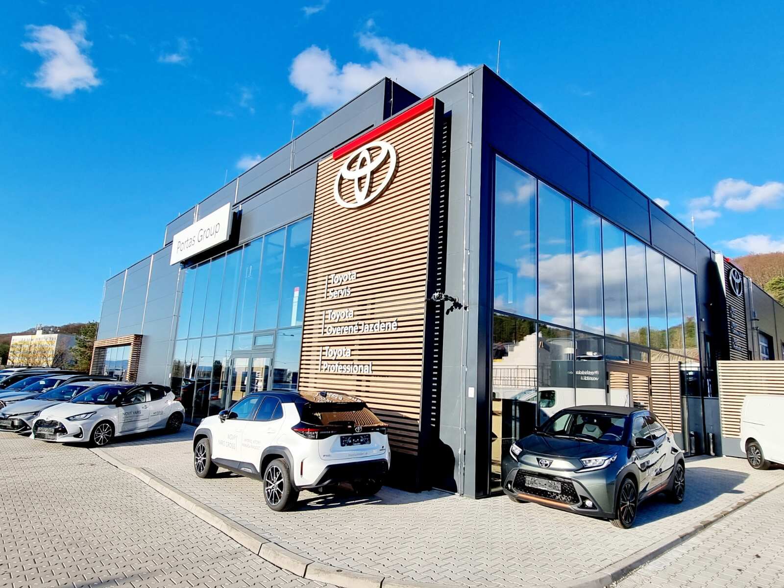 Montovaná hala AVG pre predaj automobilov