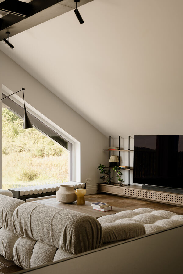 Furora Tyniecka ONI Studio 3312 11 Furora Tyniecka ONI Studio 3312 11