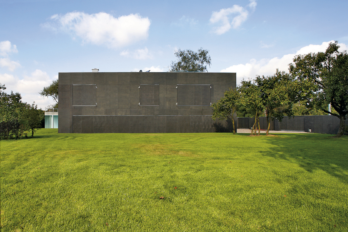 28c_CLOSED_HOUSE