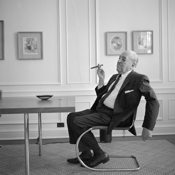 Mies 01