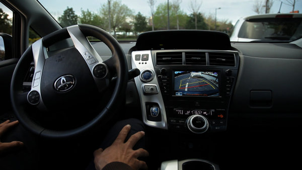 Toyota_Priusplus_06