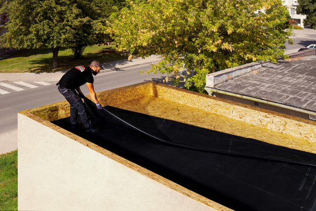 Fotopostup: Ako zaizolovať plochú strechu EPDM membránou Fotopostup: Ako zaizolovať plochú strechu EPDM membránou